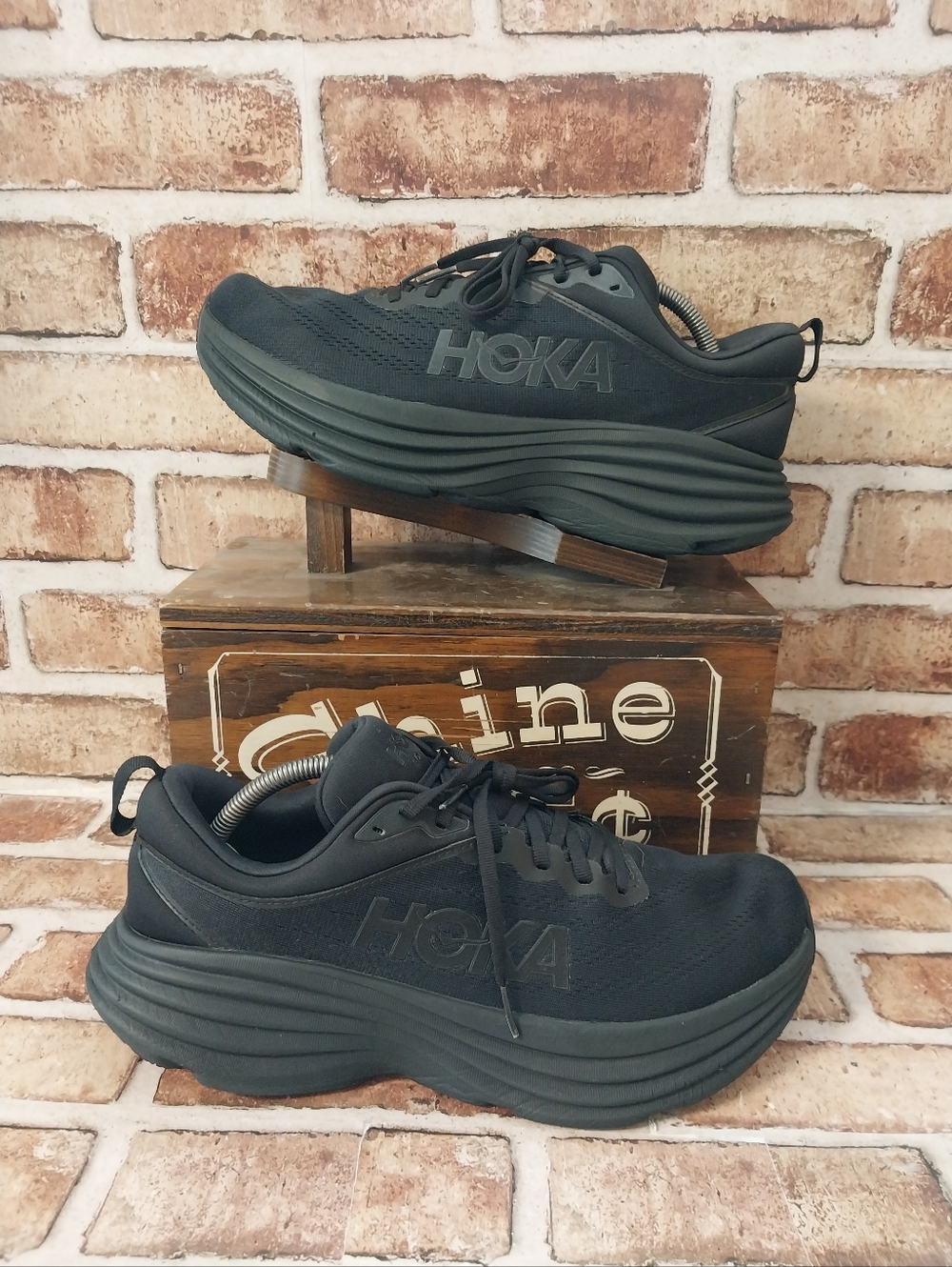 Pre-owned Hoka One One Bondi 8